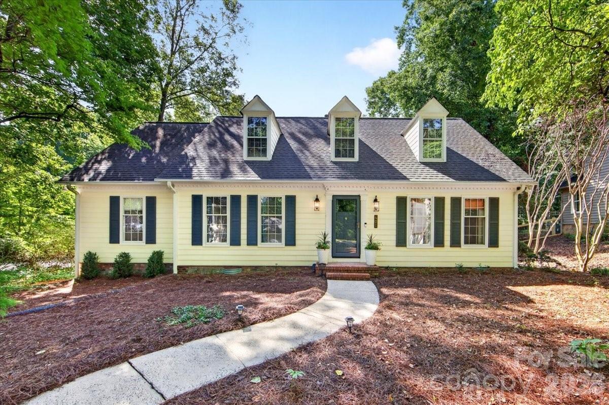 401 Kingsley Dr., Charlotte, NC 28270