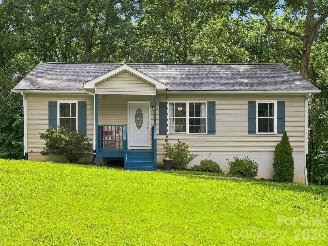 1019 Mountain Dr., Candler, NC 28715
