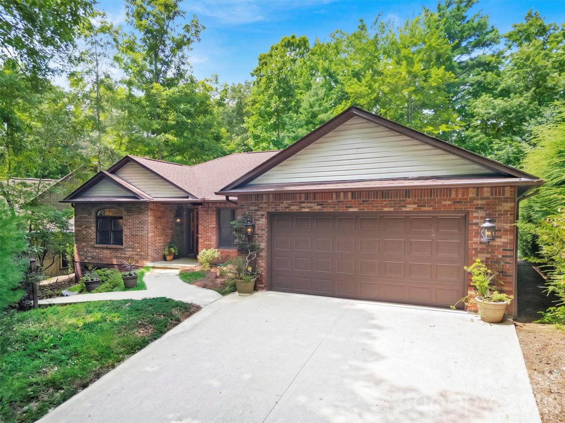 542 Soquili Dr., Brevard, NC 28712