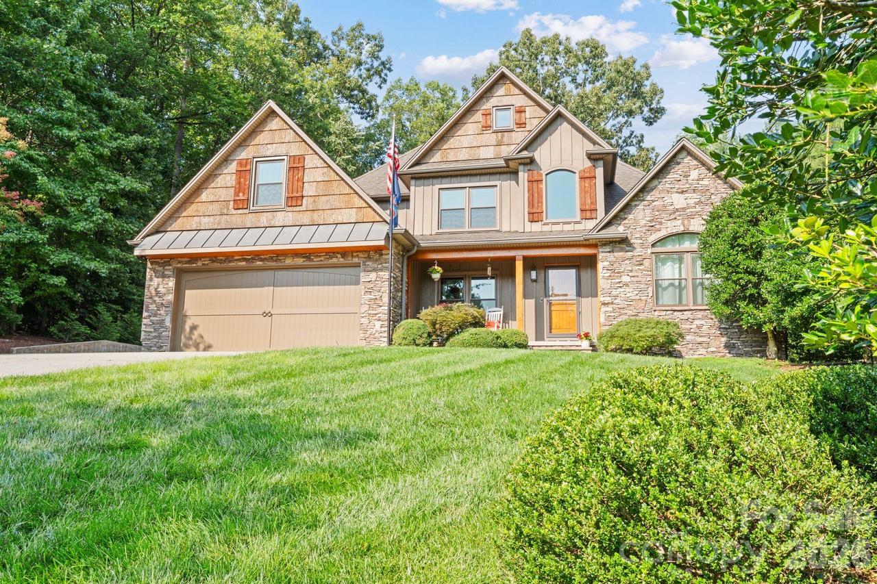 2214 Flanagan Dr., Lenoir, NC 28645