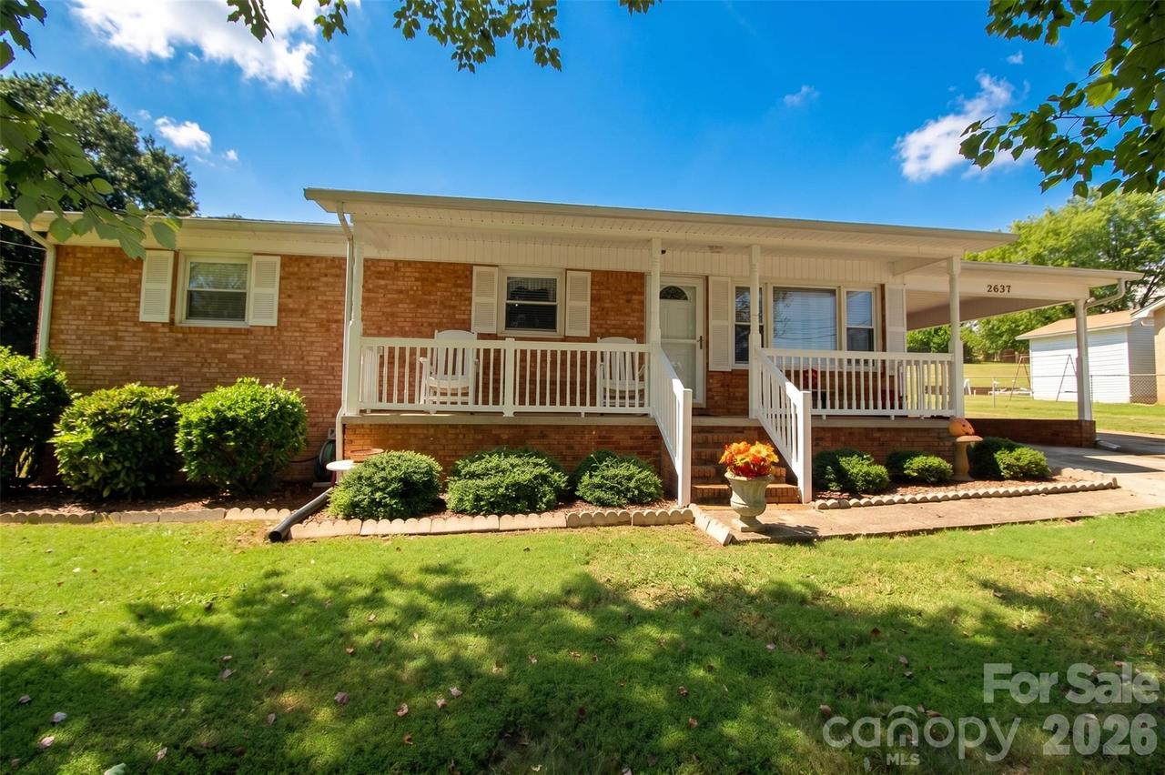 2637 Paula Dr., Gastonia, NC 28054