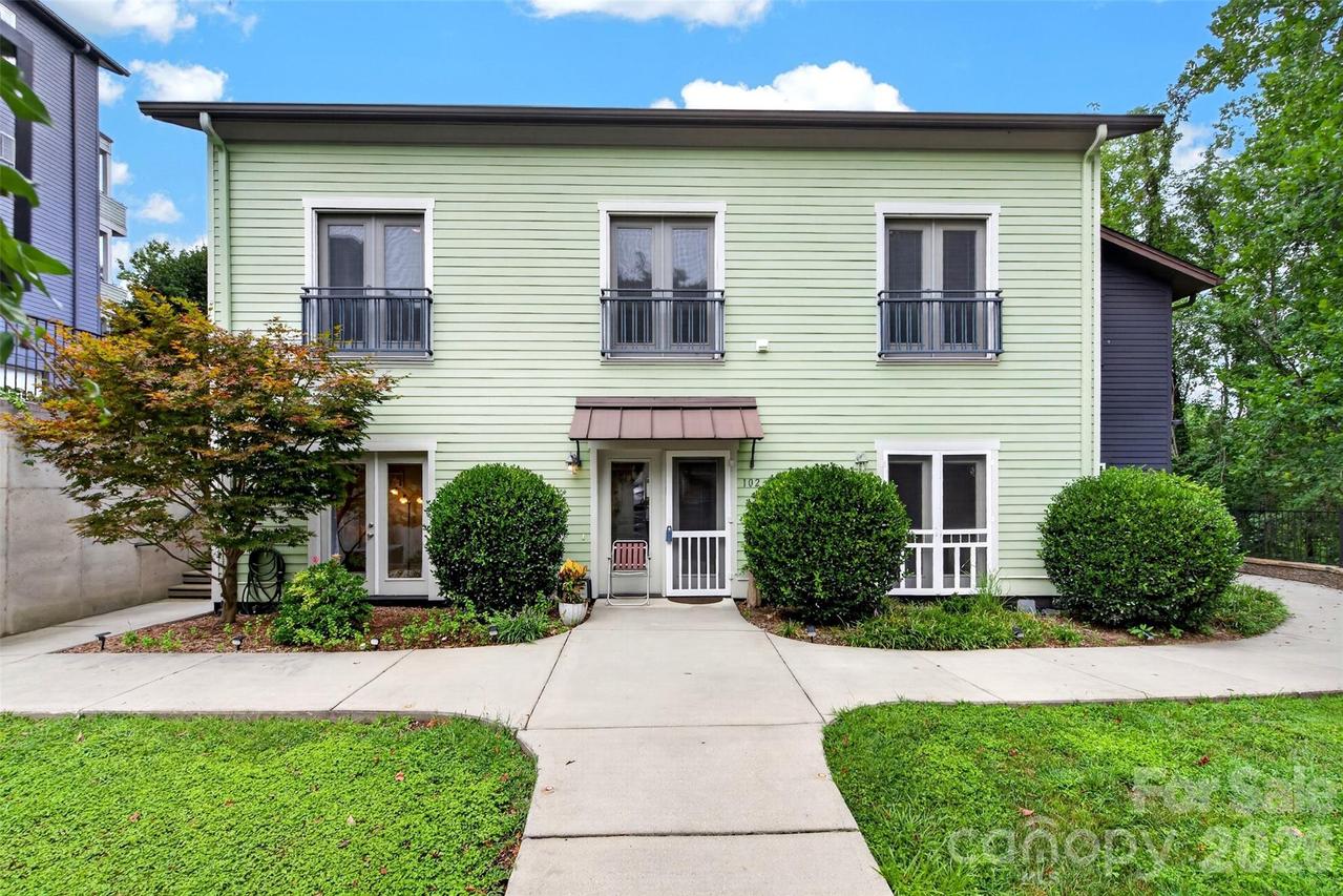 600 N Skyloft Dr. #102, Asheville, NC 28801