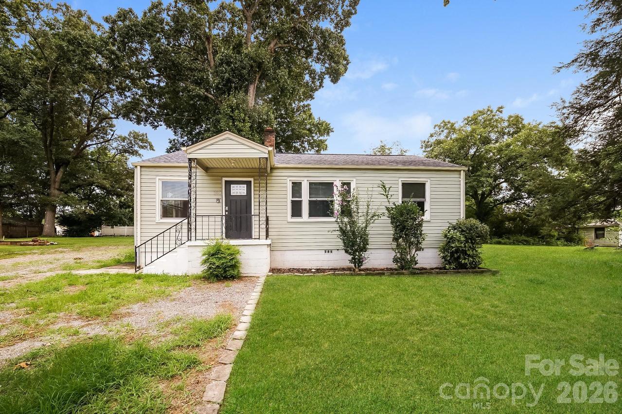 309 Eastside Dr., Statesville, NC 28625