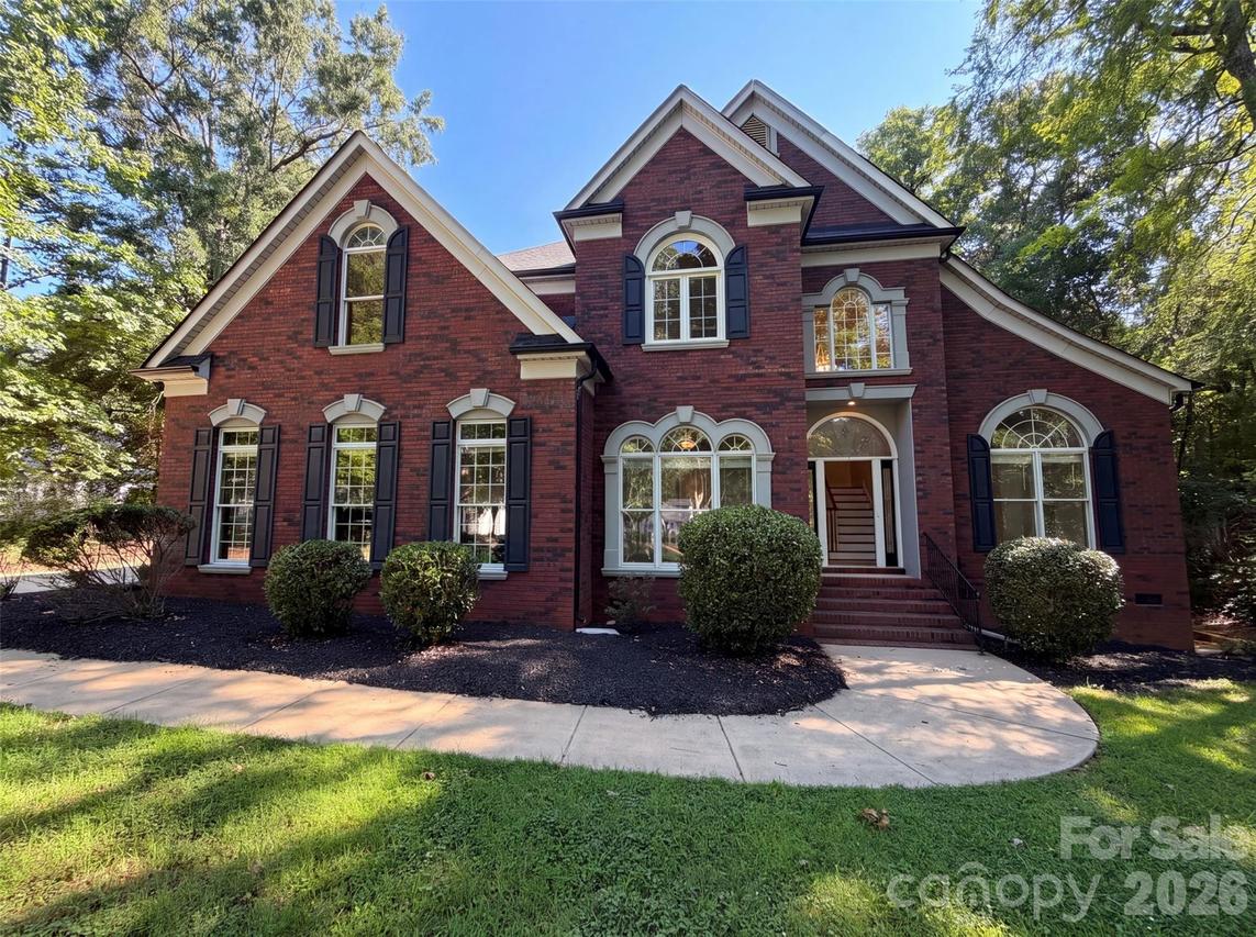 10124 Windtree Ln., Charlotte, NC 28215