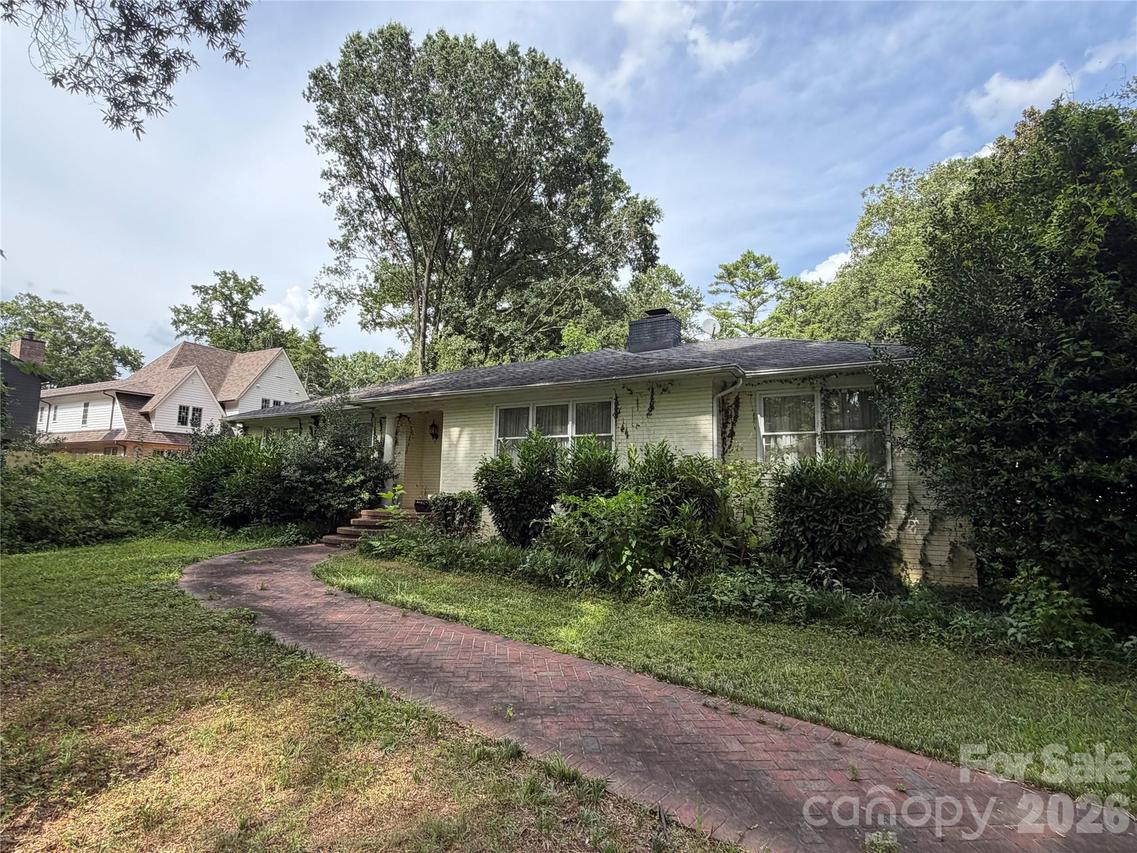 5017 Randolph Rd., Charlotte, NC 28211