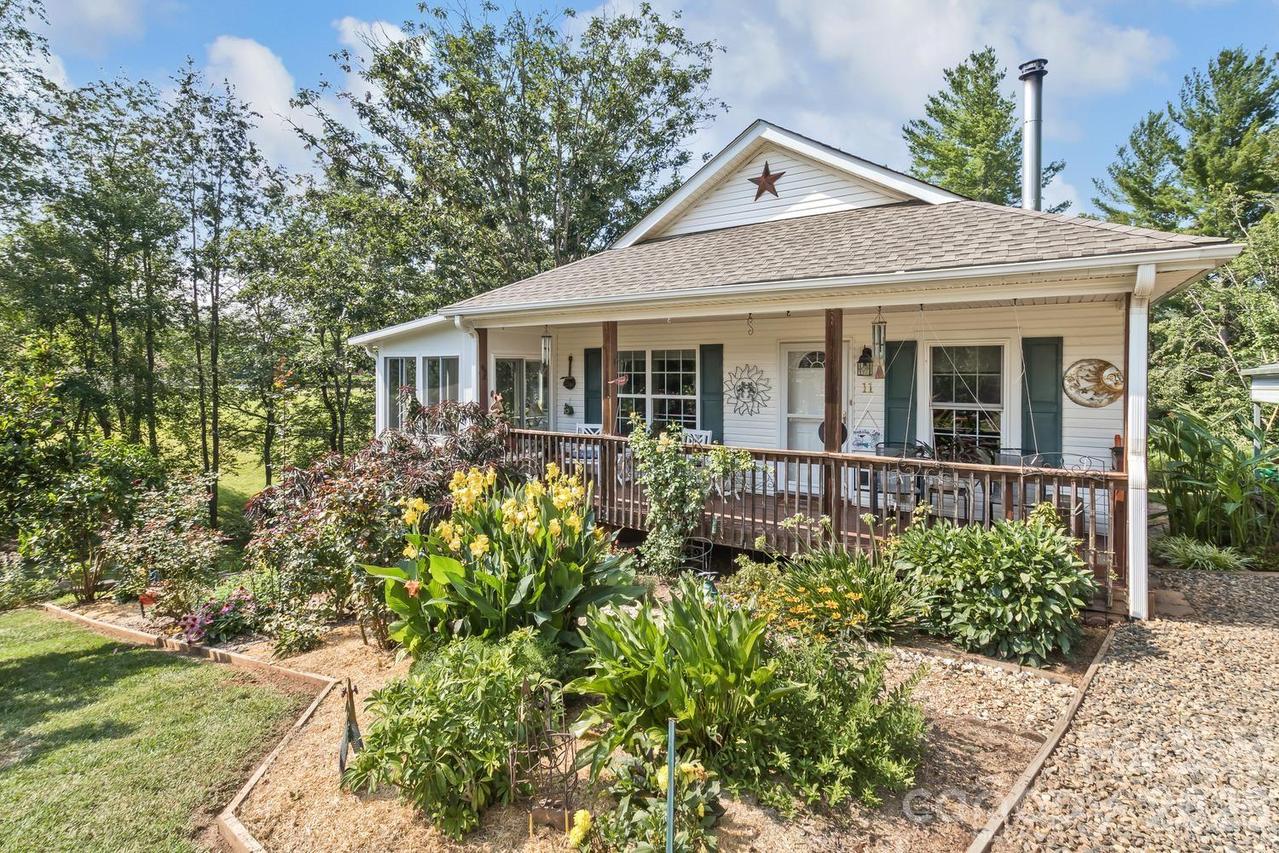 11 Dusty Ln., Leicester, NC 28748