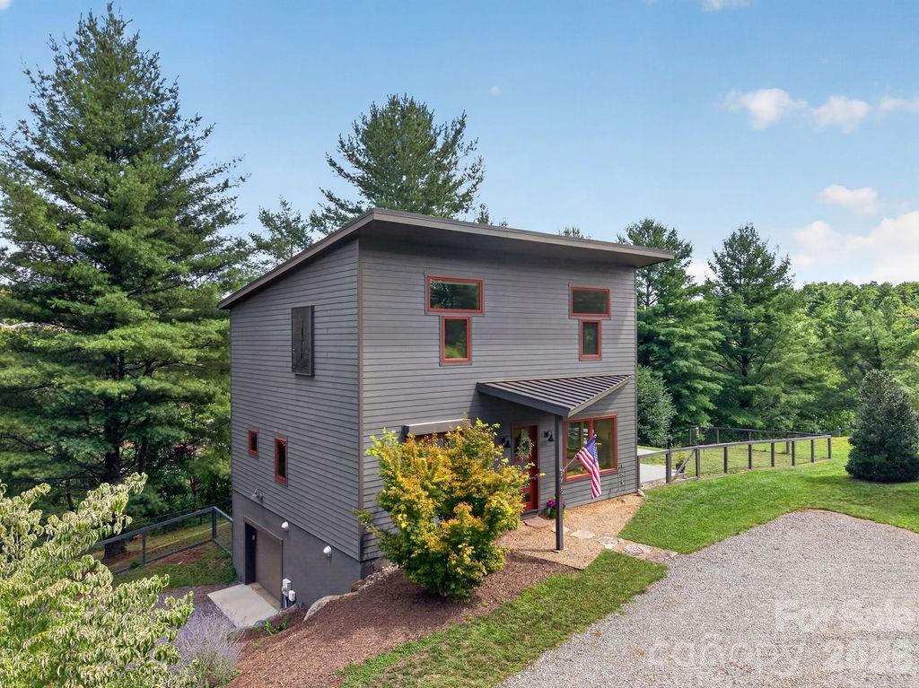 208 Gravely Branch Rd., Fletcher, NC 28732