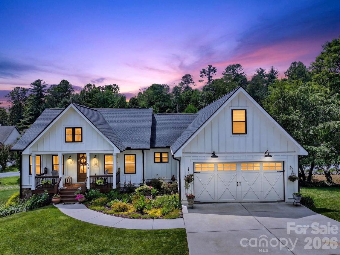 35 Meadow Haven Ct., Mills River, NC 28759