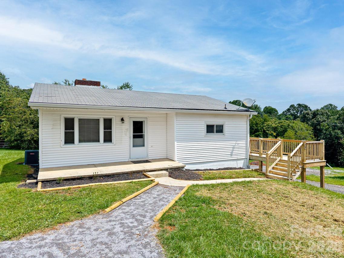 12 Baker Rd., Asheville, NC 28806