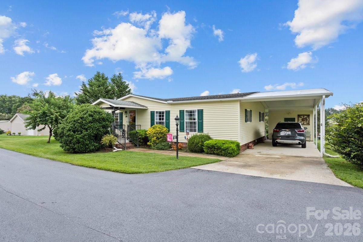 39 Stephanie Ln. #13, Hendersonville, NC 28792