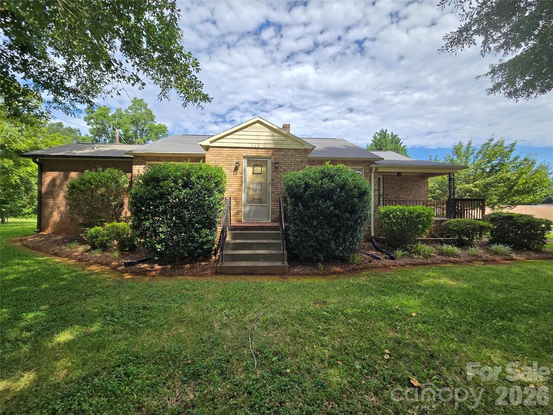 305 Oakland Avenue Ave., Morganton, NC 28655