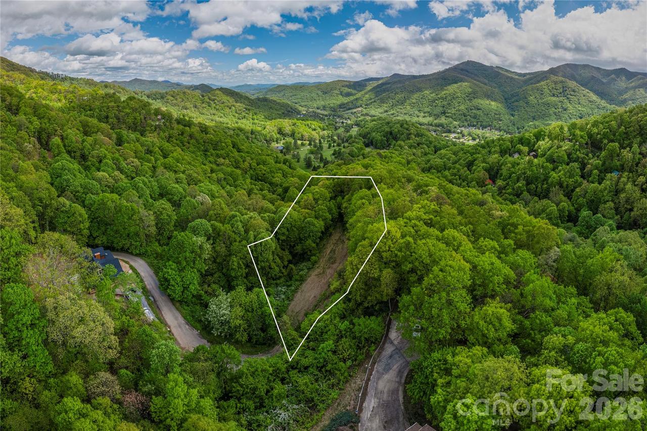 391 Valley View Dr., Maggie Valley, NC 28751