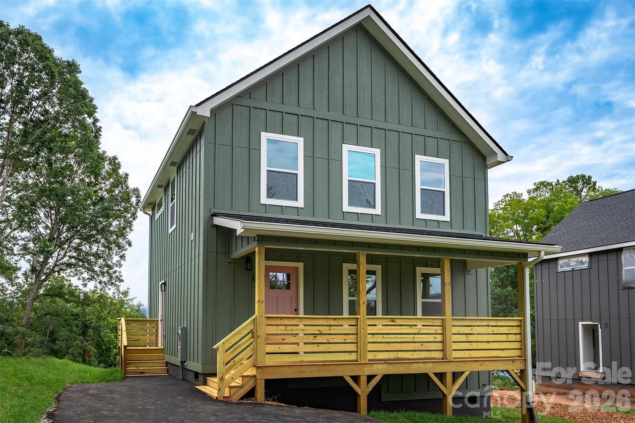 12 Crestfield Ave., Asheville, NC 28804