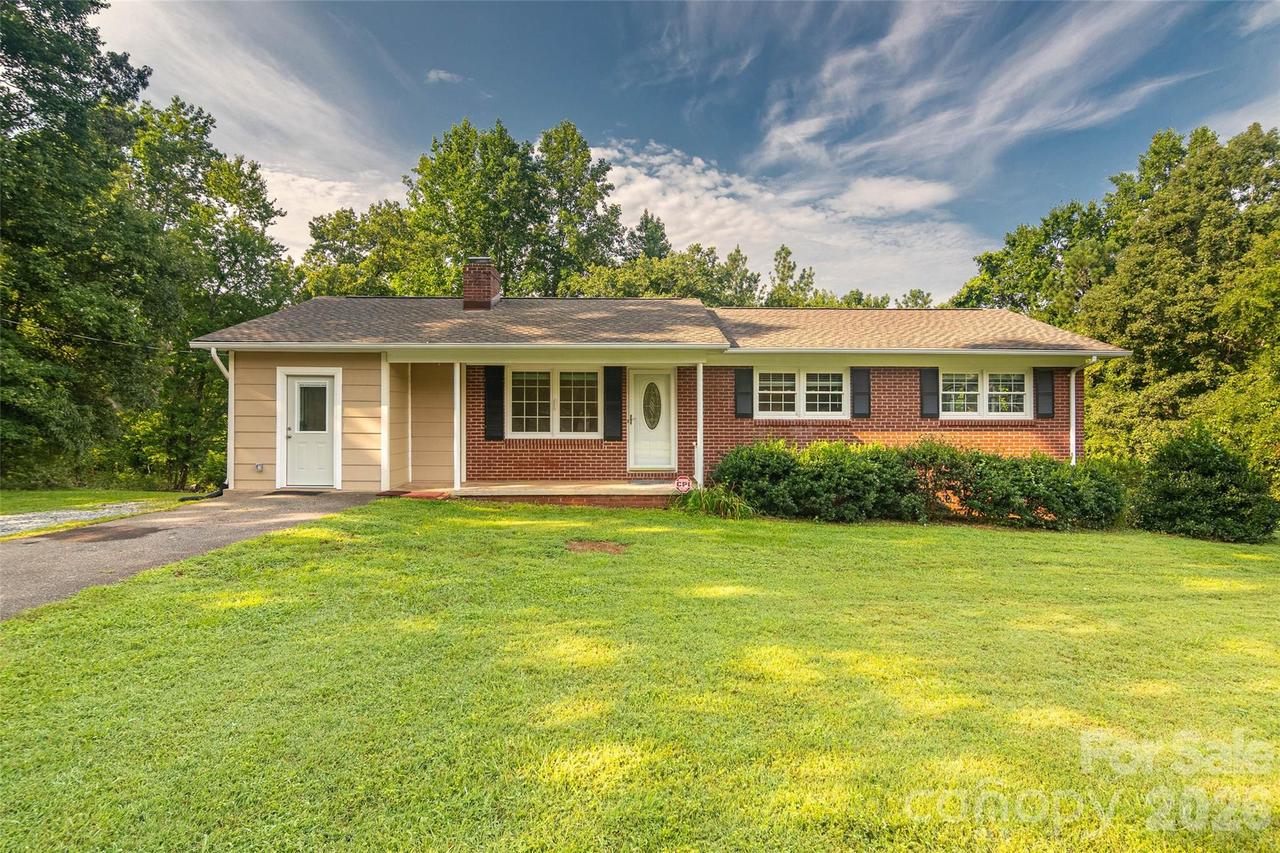 156 Eskimo Dr., Bostic, NC 28018