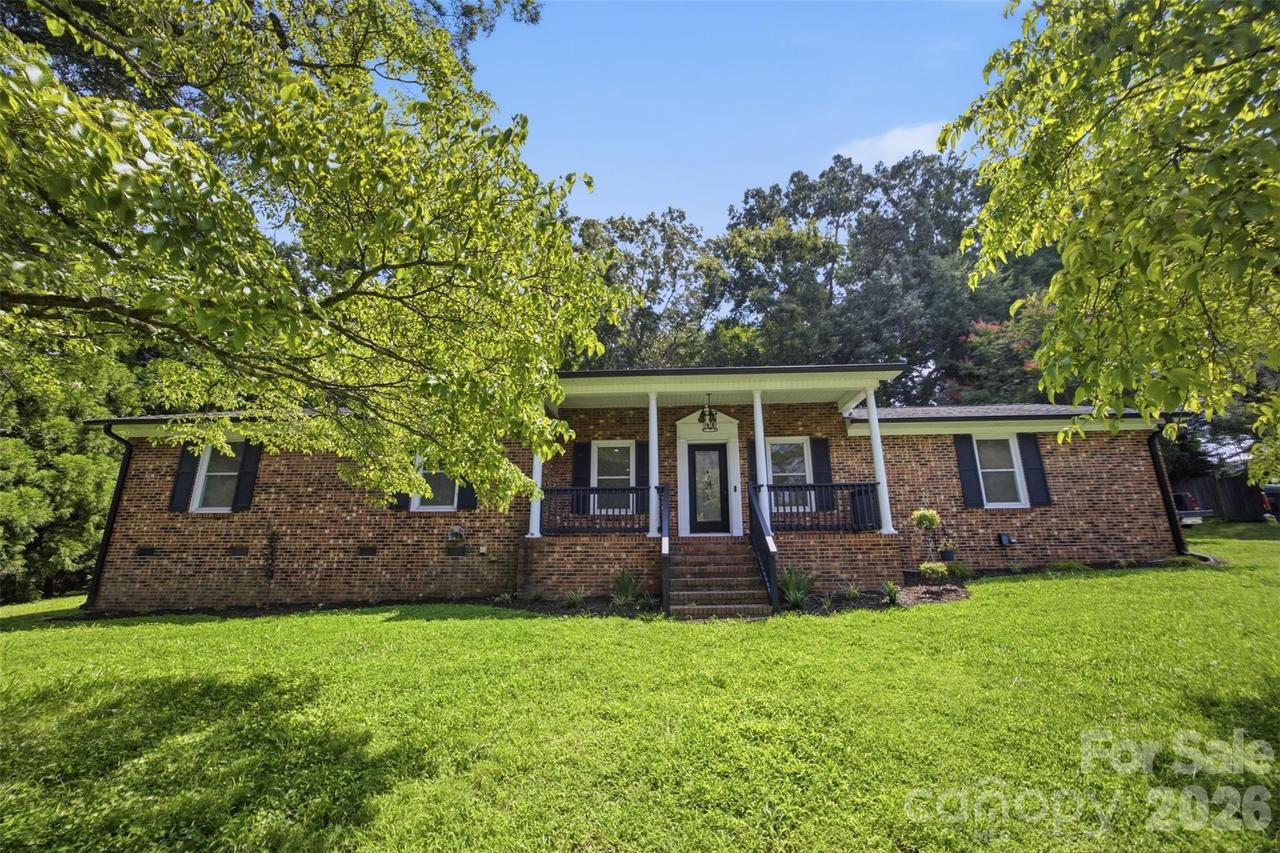 806 Danbrook Cir., Lincolnton, NC 28092