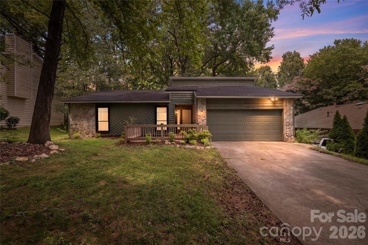 4607 Cricklewood Ln., Charlotte, NC 28212