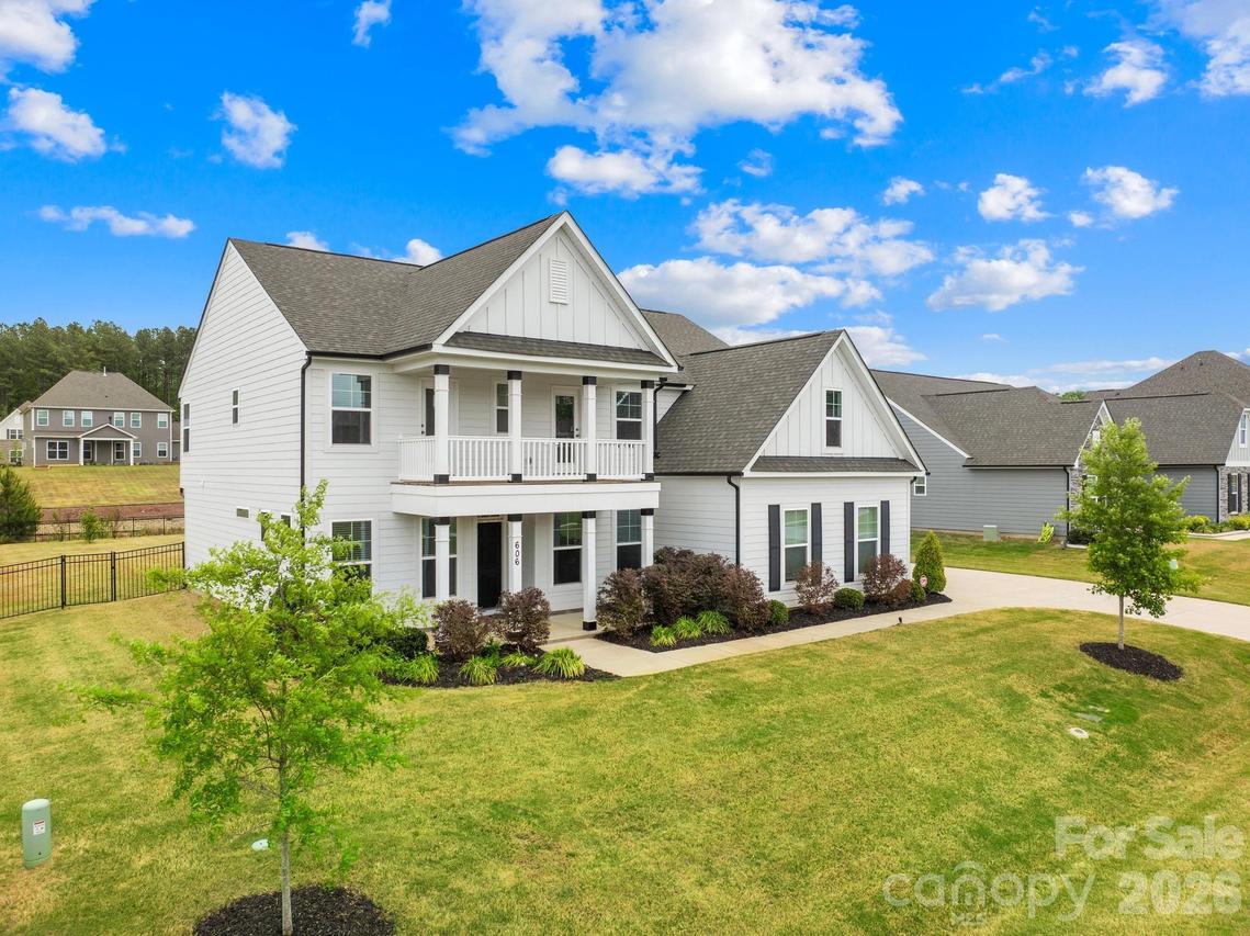 606 Yucatan Dr., Waxhaw, NC 28173
