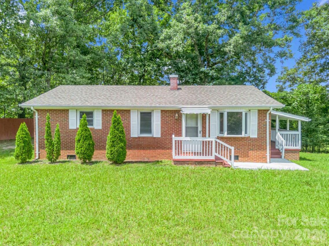 617 Harris Henrietta Rd., Forest City, NC 28043