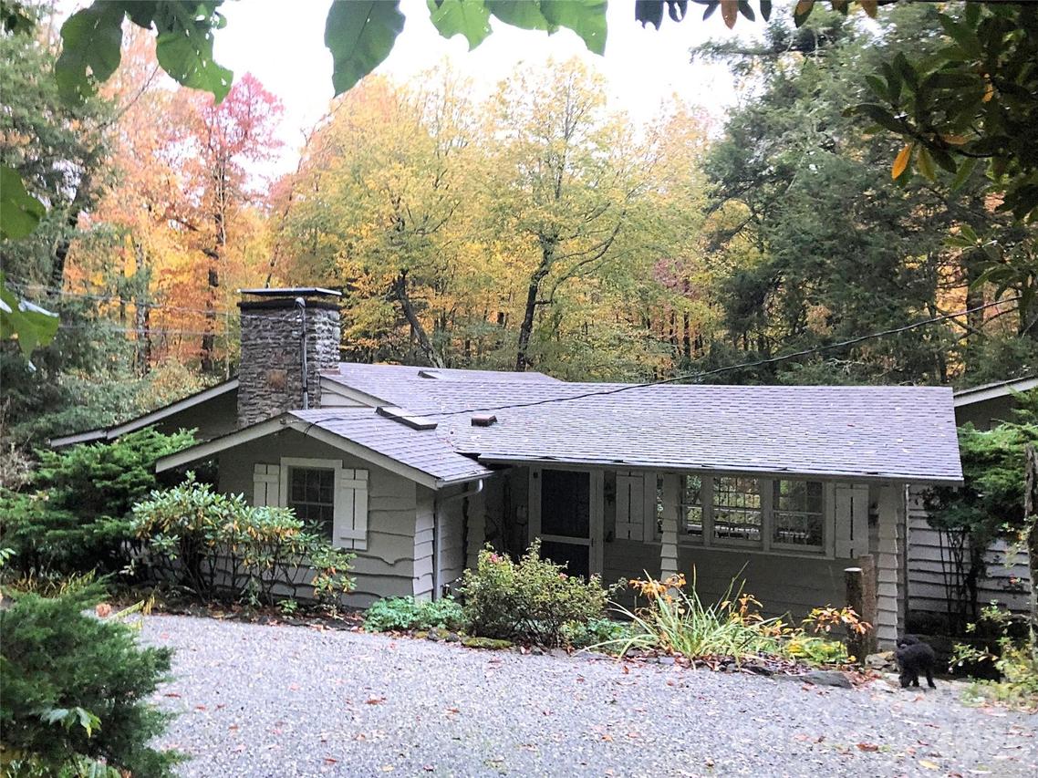 6354 Gingercake Rd., Newland, NC 28657
