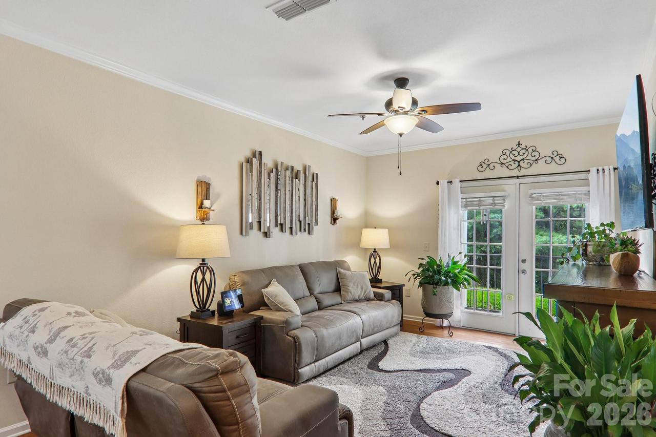 100 Vista Lake Dr. #2, Candler, NC 28715