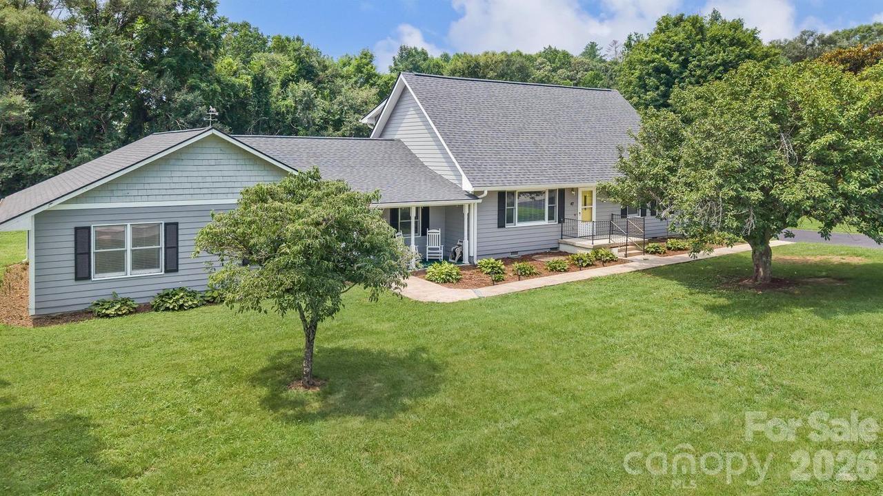 47 Cane Creek Cir., Fairview, NC 28730