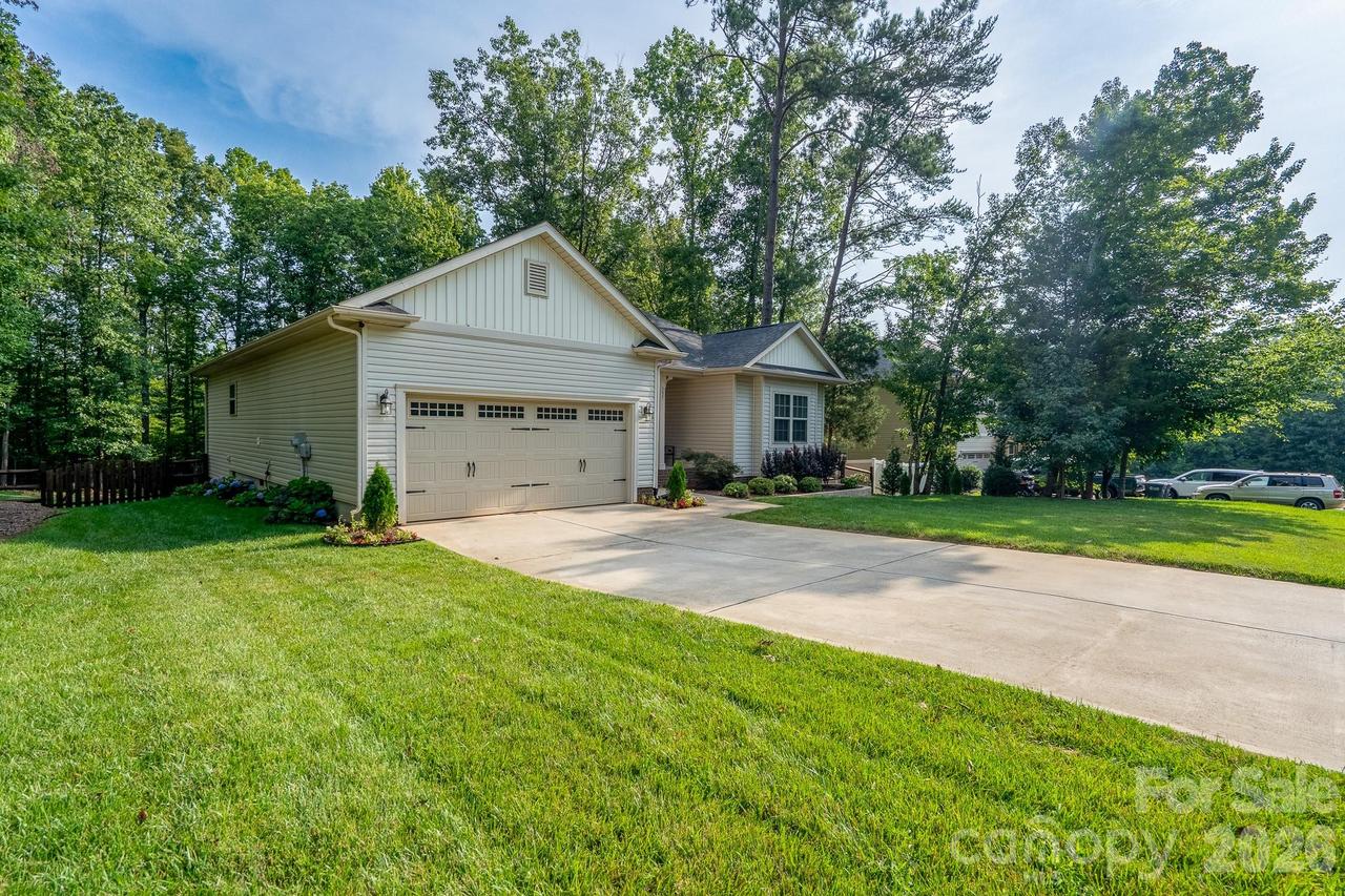 157 Wylie Tr., Statesville, NC 28677