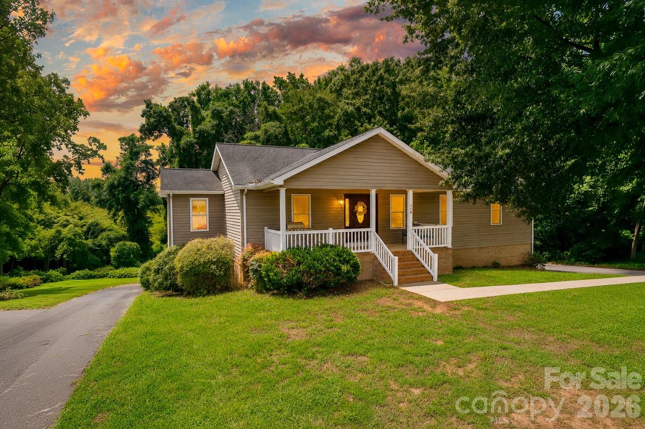 116 Brewer Ln., Mooresville, NC 28115