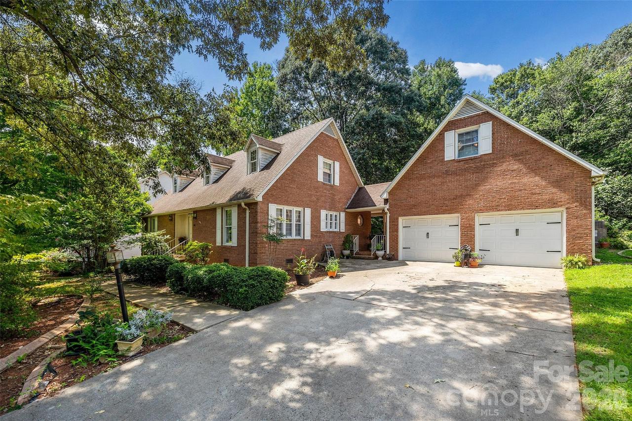 208 Eastwood Dr., Salisbury, NC 28146