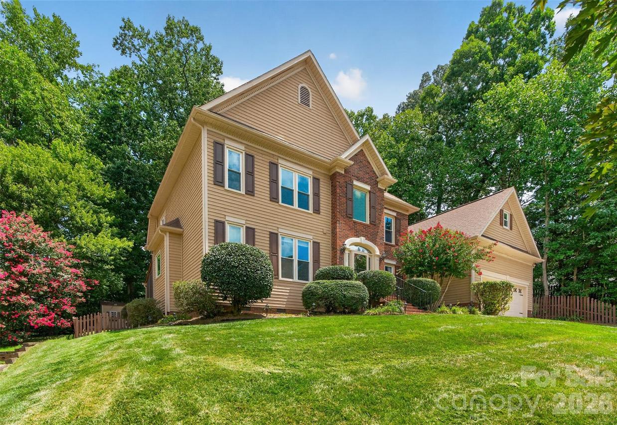 8011 Alba Ct., Charlotte, NC 28269