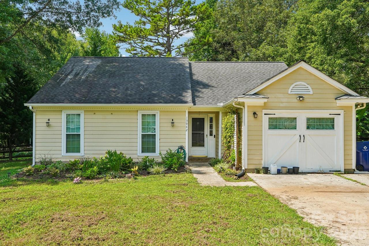 13942 Dannemara Dr., Pineville, NC 28134