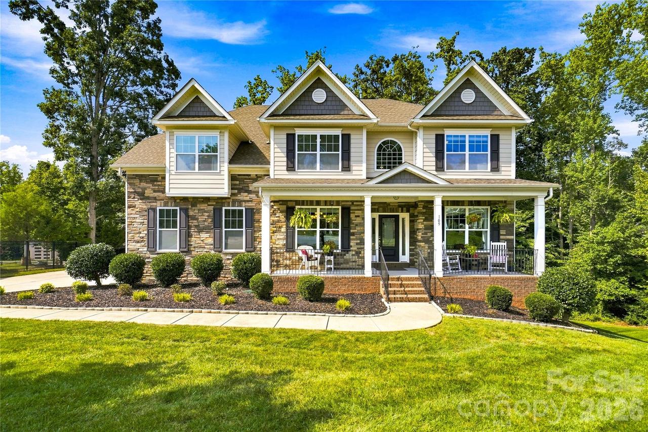 109 Athens Ct., Mooresville, NC 28115