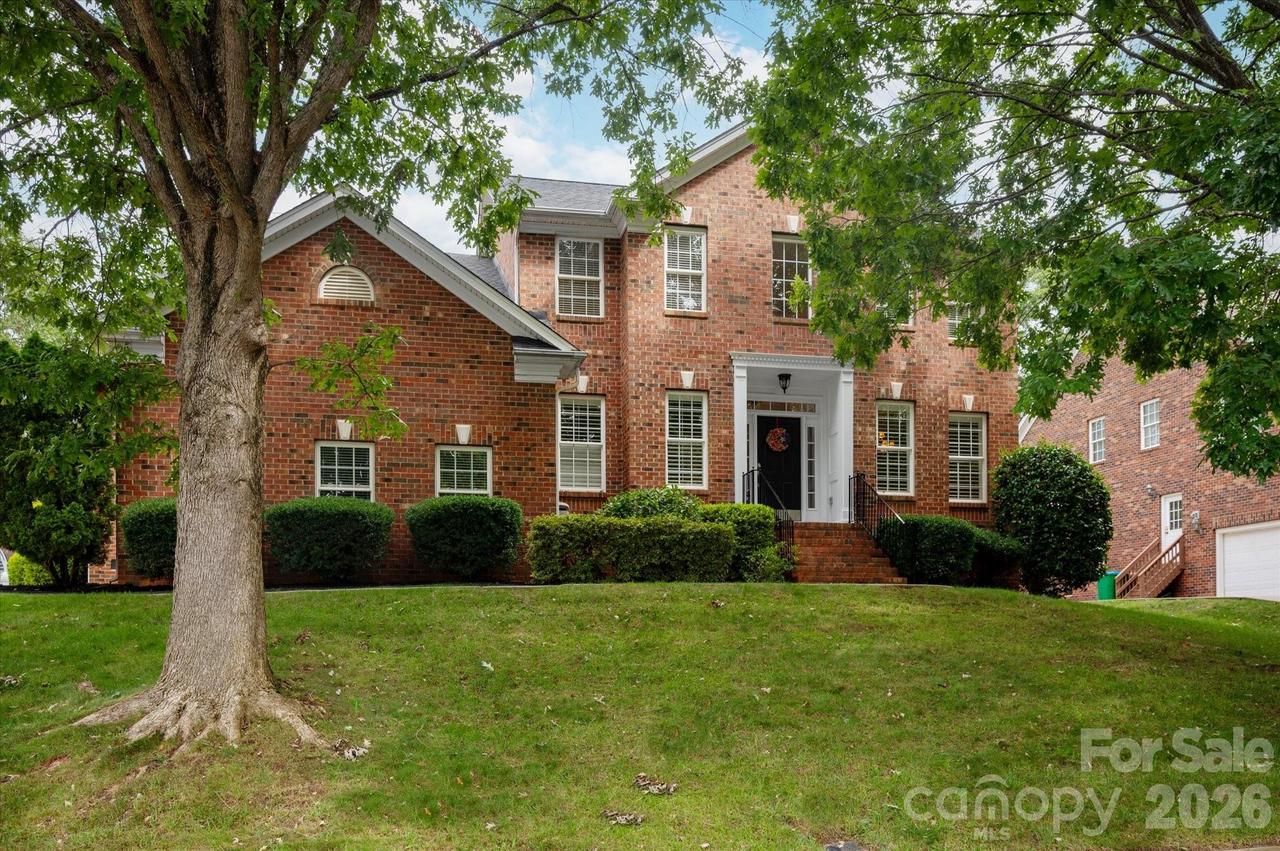 8306 Denholme Dr., Waxhaw, NC 28173