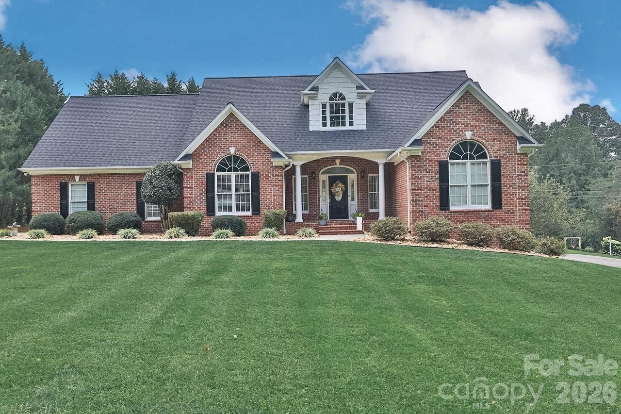 531 Westbrook St., Jonesville, NC 28642