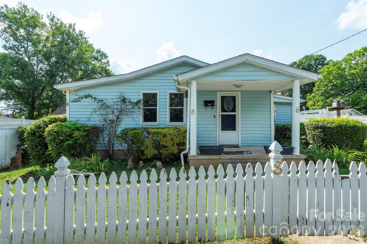 8 First St., Asheville, NC 28803
