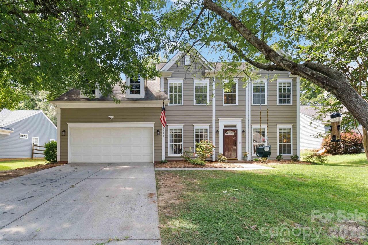 8914 Raven Park Dr., Charlotte, NC 28216