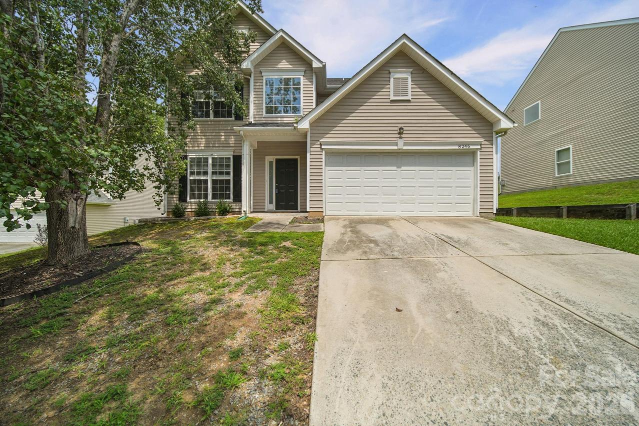 8246 Weeping Fig Ln., Charlotte, NC 28215