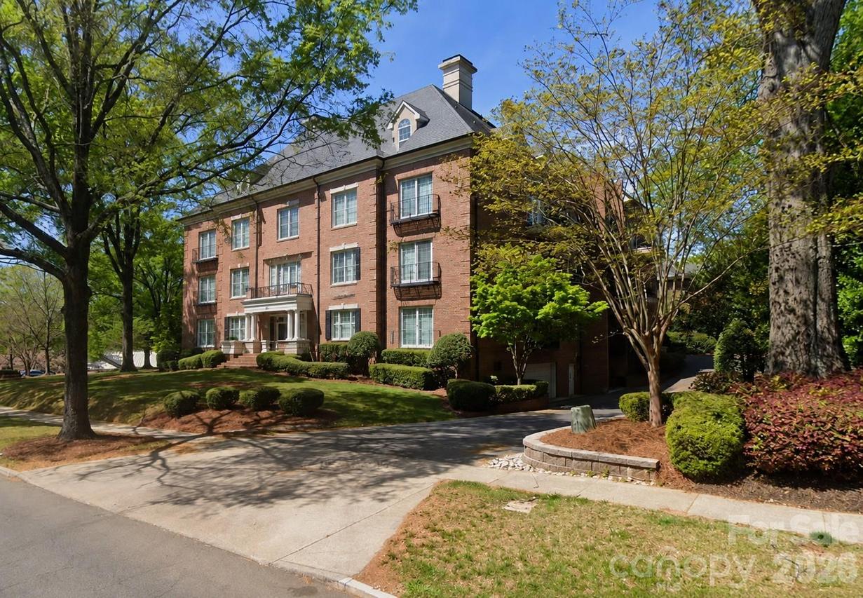 974 Queens Rd., Charlotte, NC 28207
