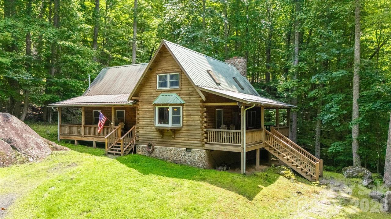 400 Amber Dr., Bakersville, NC 28075