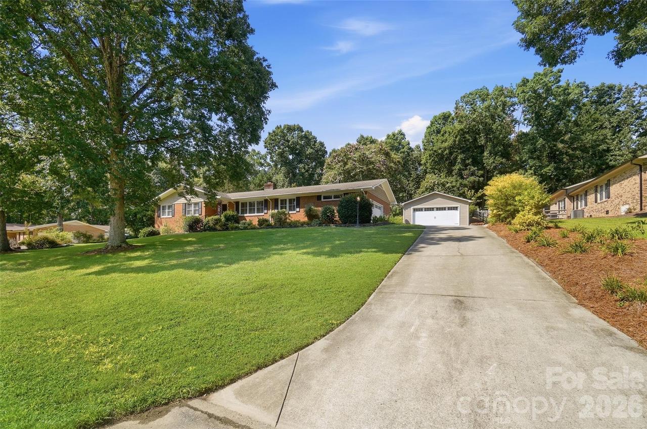 3282 Woodchuck Dr., Kannapolis, NC 28081