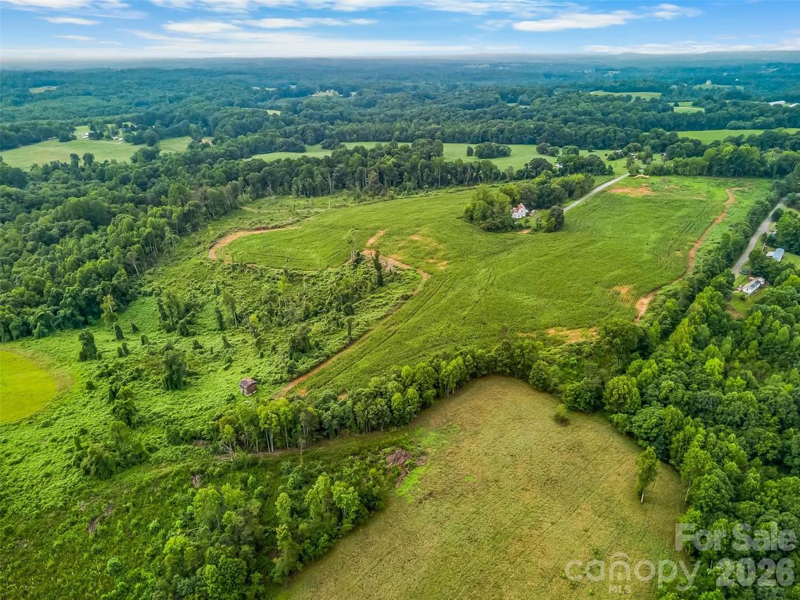 2537 Mary Ln., Hamptonville, NC 27020