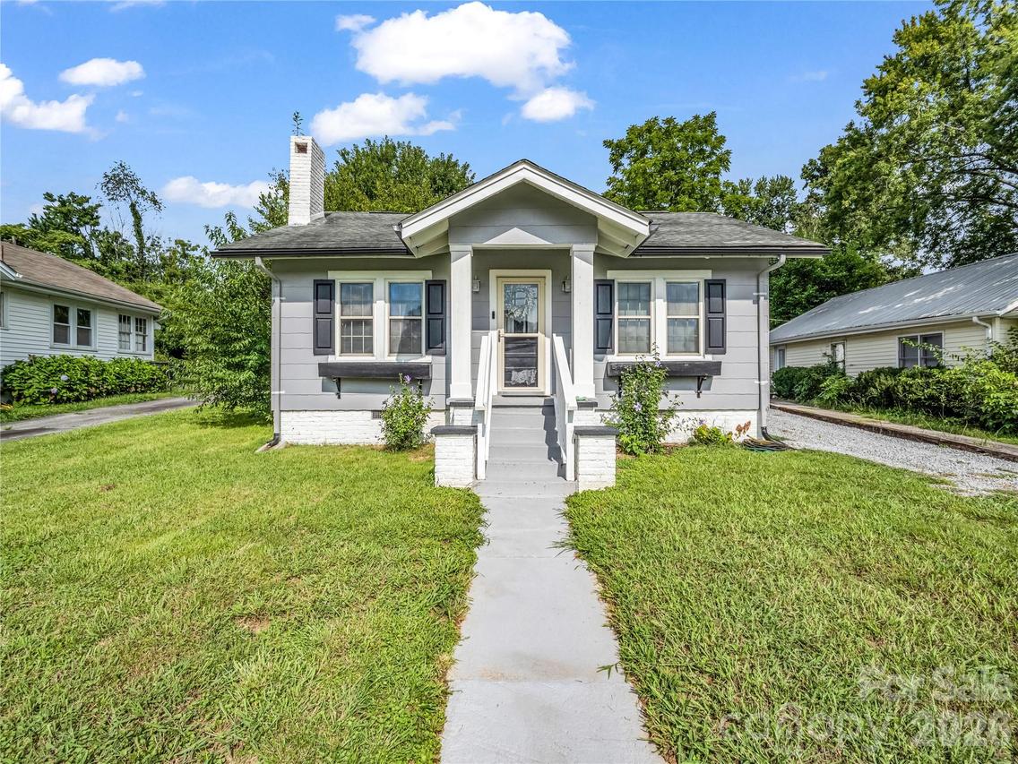 116 Beverly Ave., Hendersonville, NC 28792
