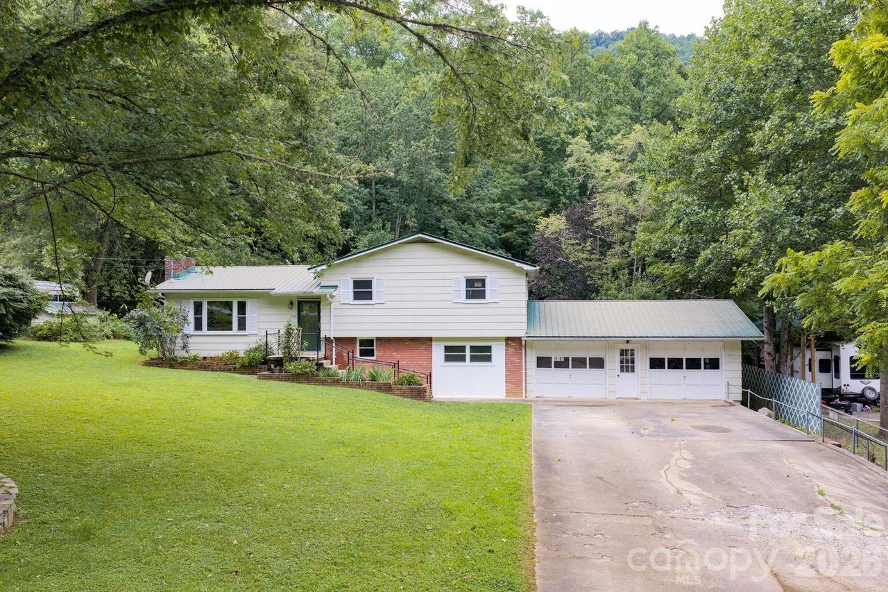 1244 Macktown Rd., Sylva, NC 28779