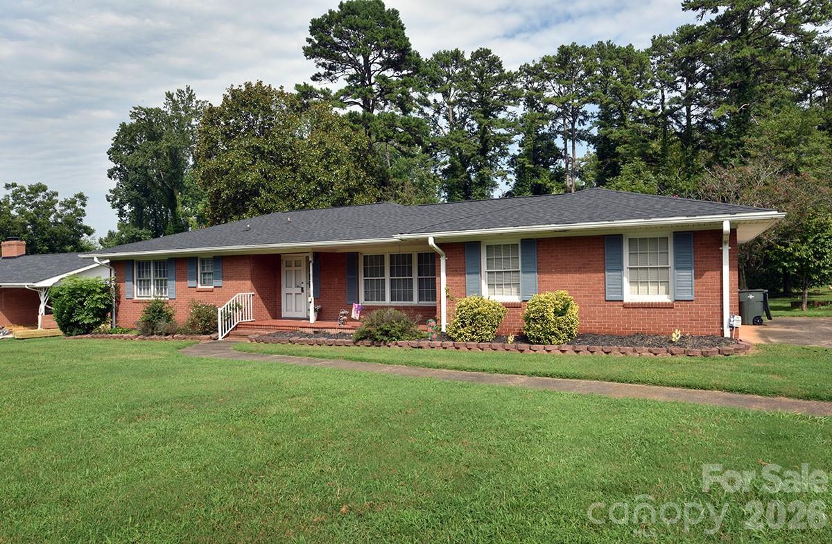 1036 S Rowan Cir., Salisbury, NC 28146