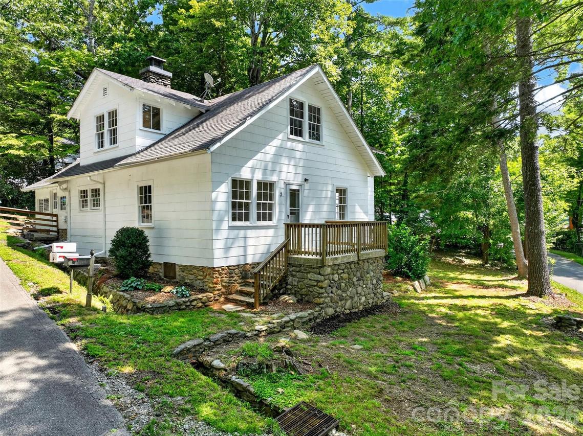 7 Bowers Rd., Black Mountain, NC 28711