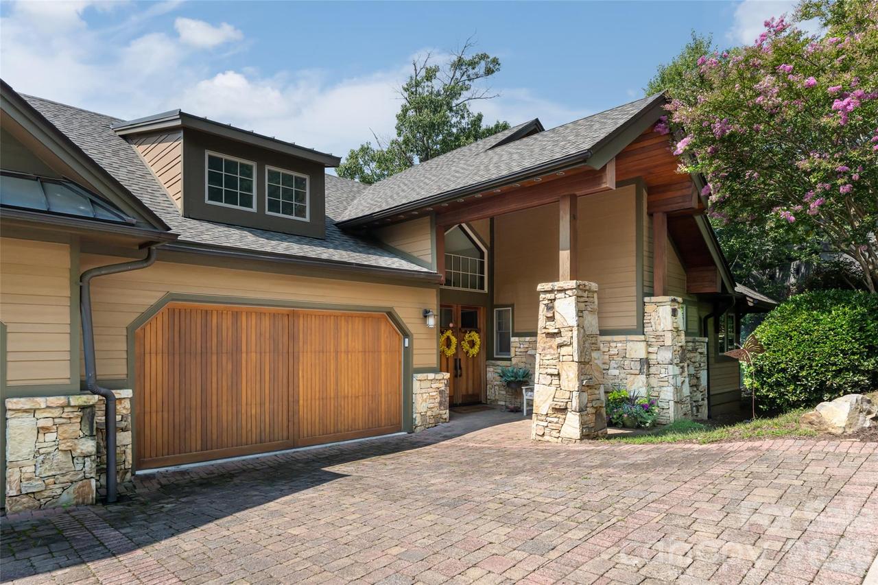 8 Points West Dr., Asheville, NC 28804