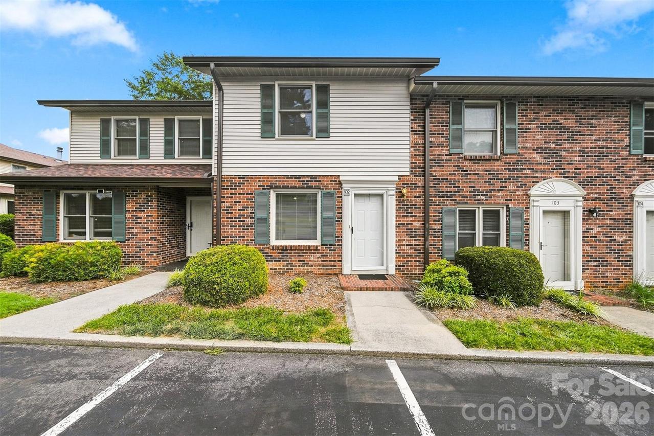 1330 5th St. #102, Hickory, NC 28601