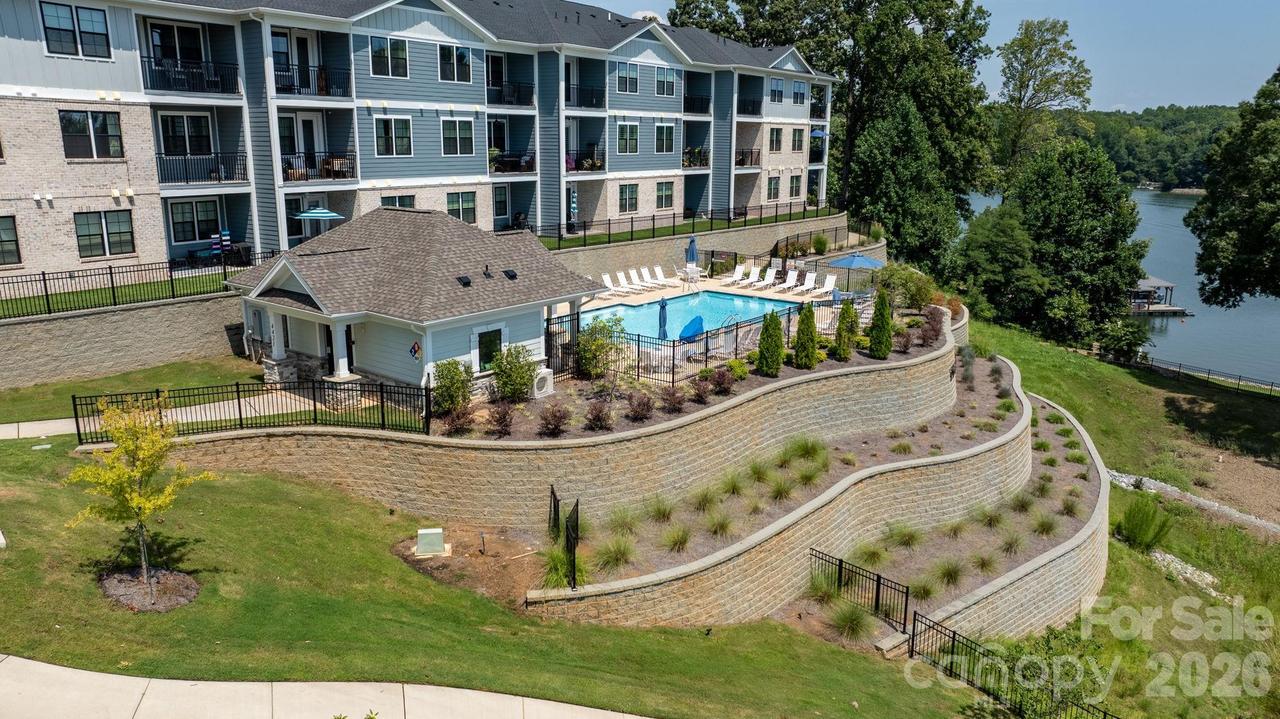 4455 Reed Creek Dr. #202, Sherrills Ford, NC 28673