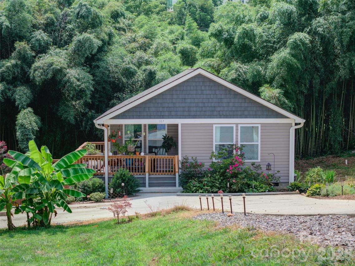 107 Forest St., Asheville, NC 28803