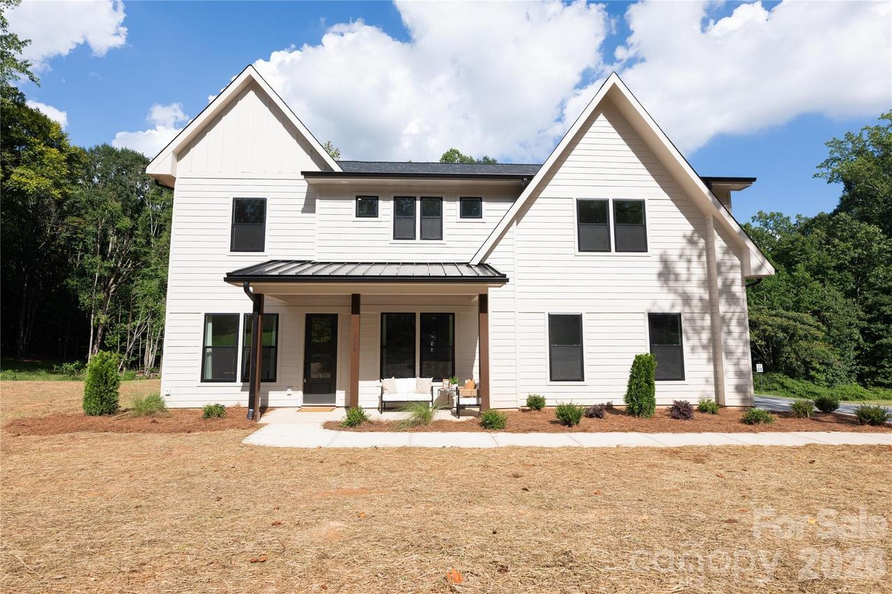 320 Laurel Crest Dr., Kannapolis, NC 28081