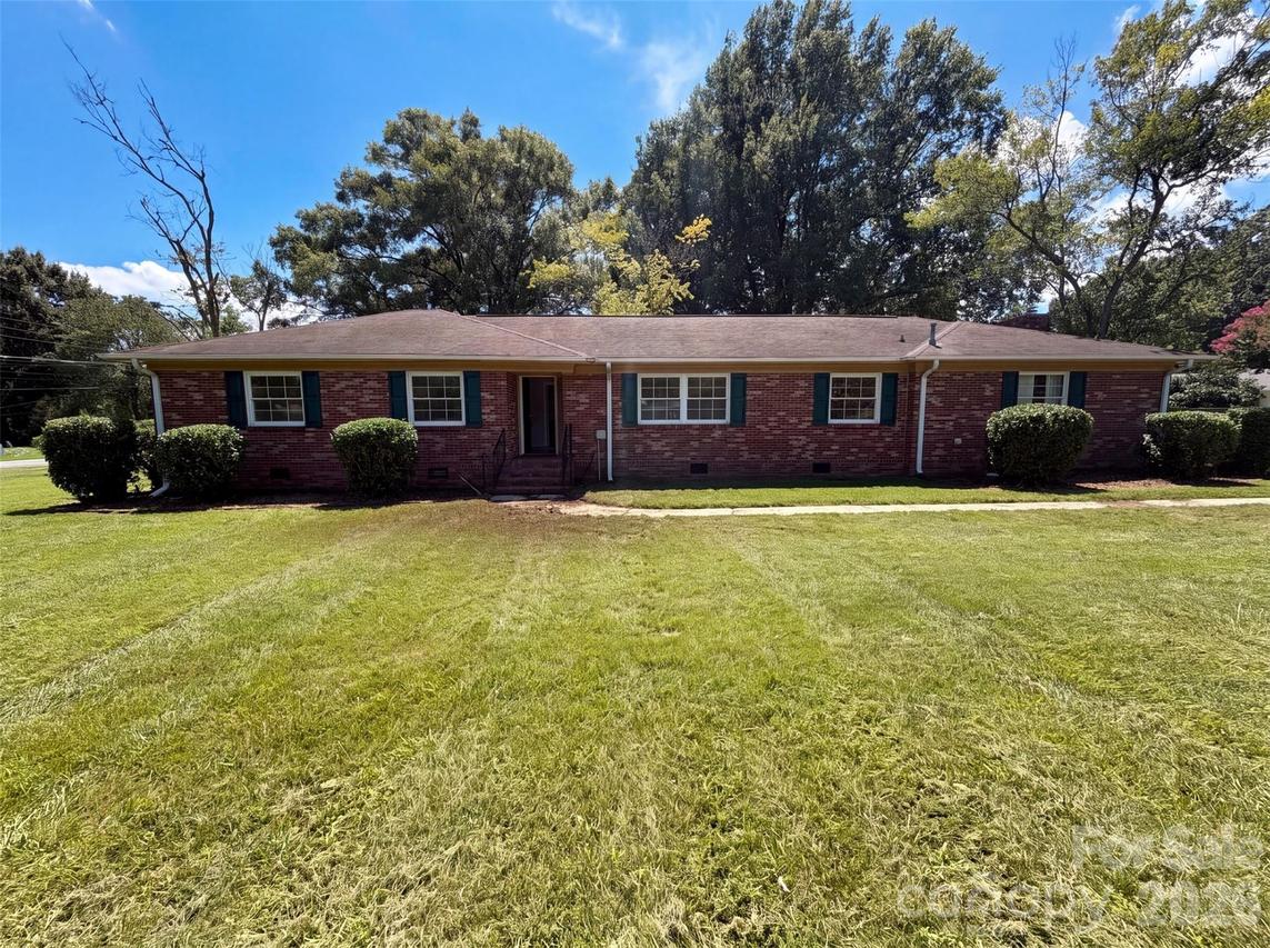 8901 Hood Rd., Charlotte, NC 28215